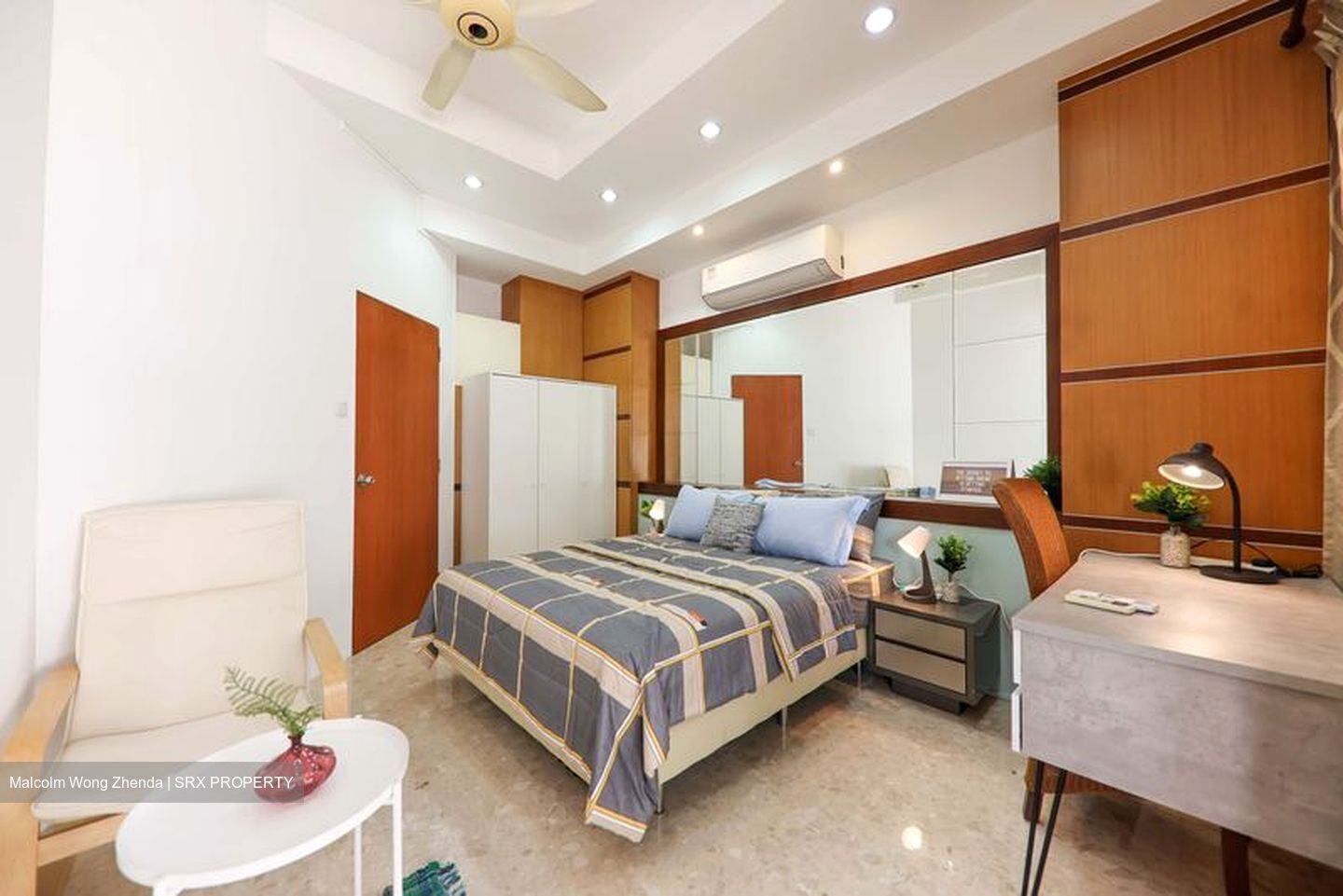 Dmanor (D16), Terrace #568244551